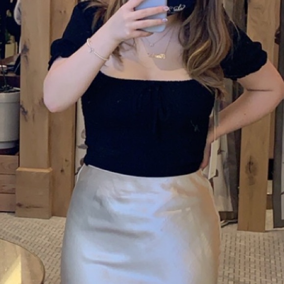 Aritzia Tops - Aritzia Wilfred Black Smoked Blouse